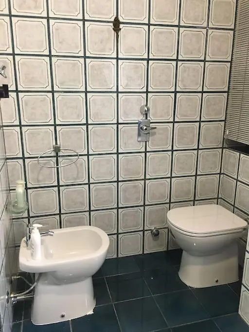 Elegant Apartment San Babila ,5 Minutes From Duomo Milan