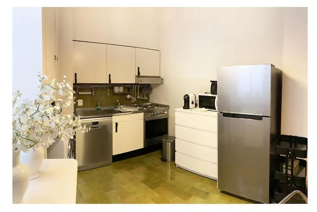 Elegant Apartment San Babila ,5 Minutes From Duomo Milan 0*,  Italy