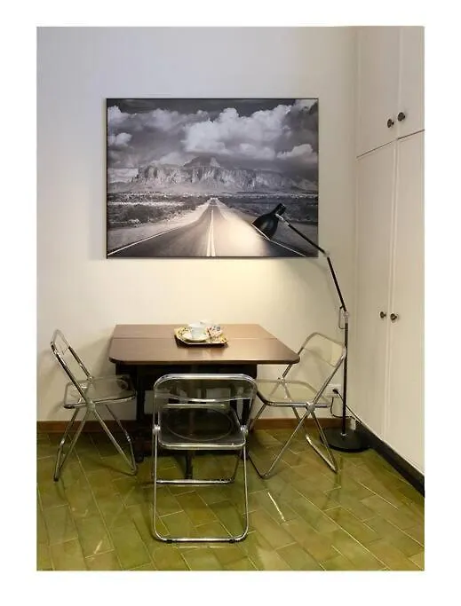 Elegant Apartment San Babila ,5 Minutes From Duomo Milan